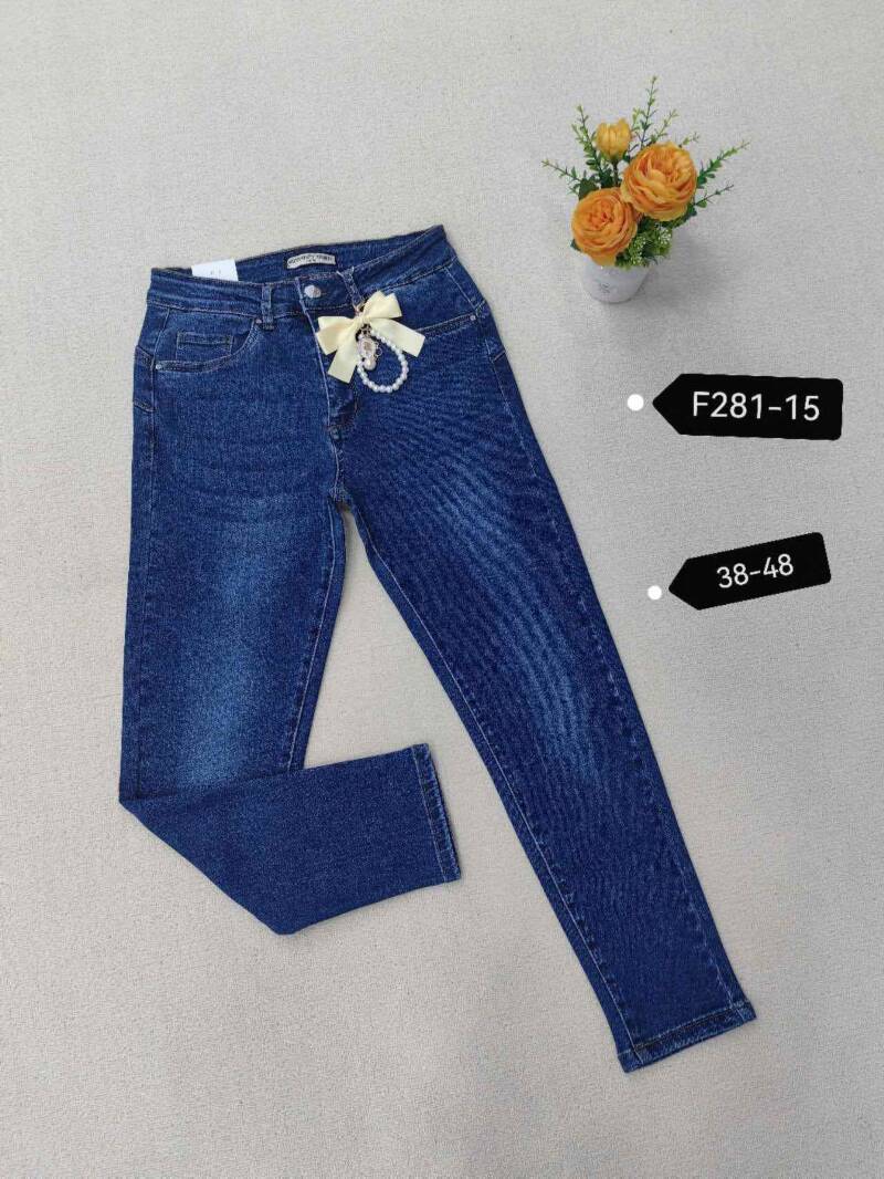 Spodnie damska jeans duze . Roz 38-48. 1 kolor. Paszka 12szt.  