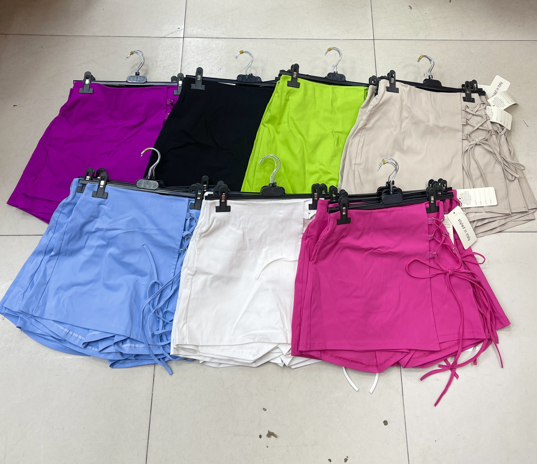 Spódnica  damskie (Włoskie produkt) Roz S-XL  Paczka 4 szt 1 kolor