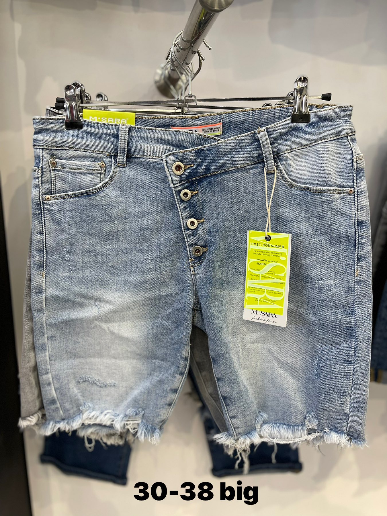 Spodentki  damskie jeansy duże  .Roz 40-48.  1 kolor. Paczka 10 szt