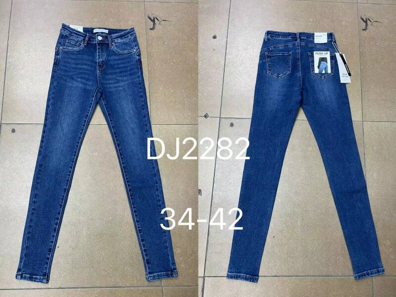 Spodnie damska jeans . Roz 34-42. 1 kolor. Paszka 10szt.  
