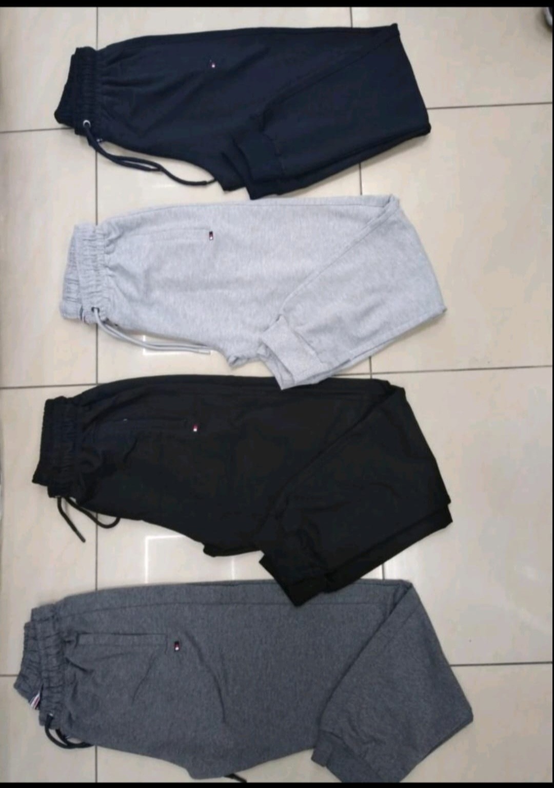 Spodnie dresowe męskie ( Turecki produkt ) Roz M-XL, 1 kolor Paczka 4 szt