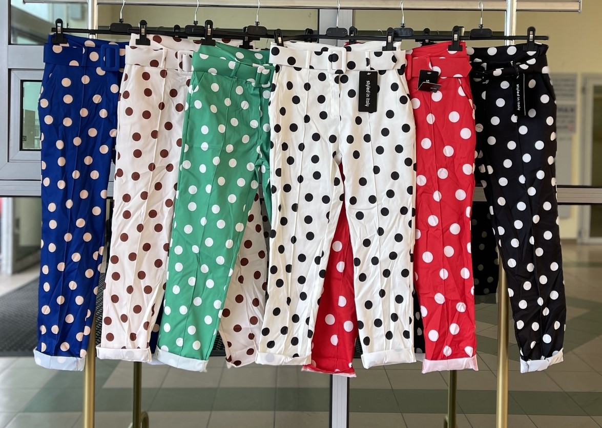 Spodnie  damskie (Włoskie produkt) Roz S-XL  Paczka 4 szt 1 kolor