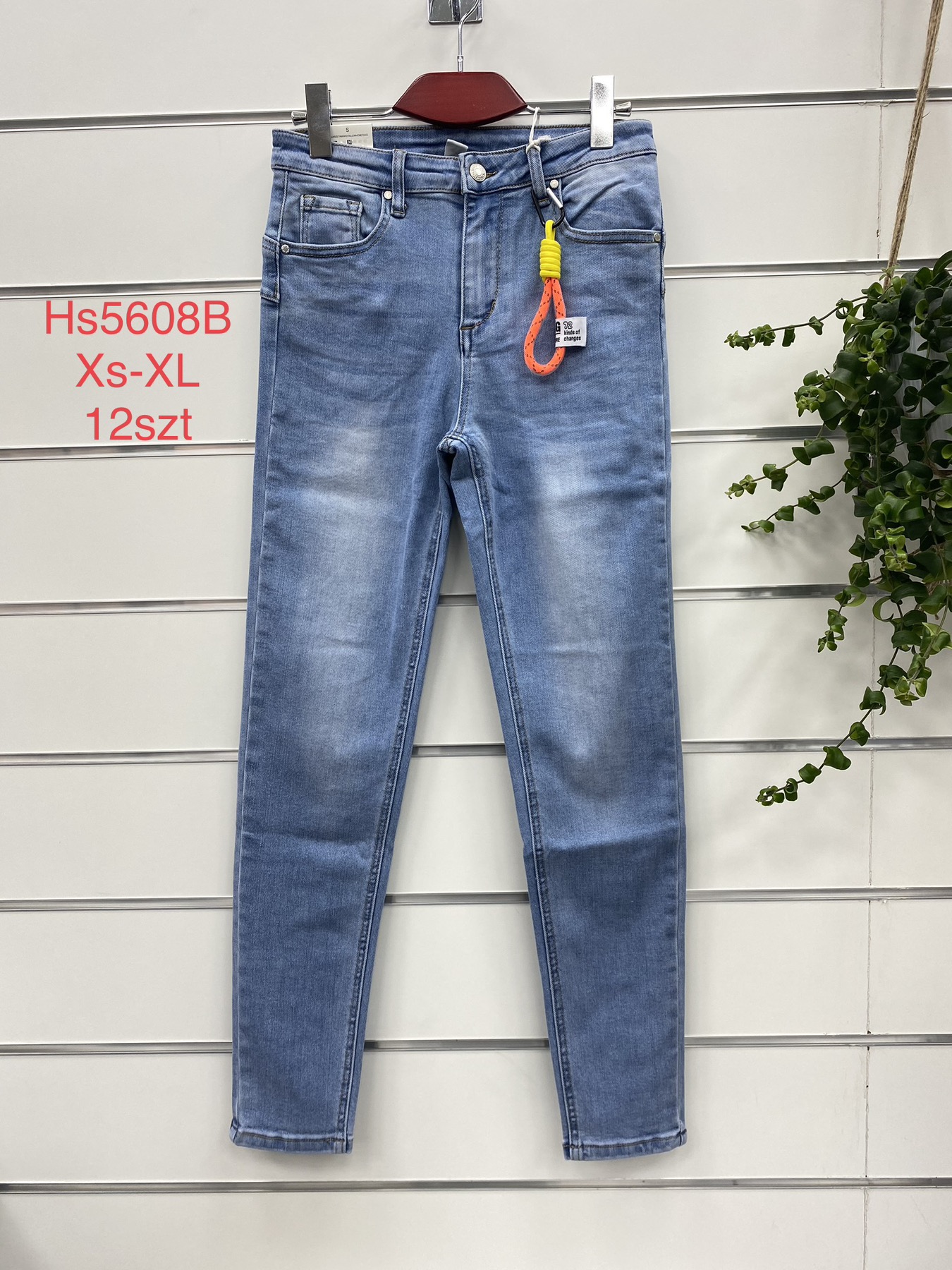 Spodnie damskie jeans Roz  S-XL .  1 kolor . Paczka 12szt
