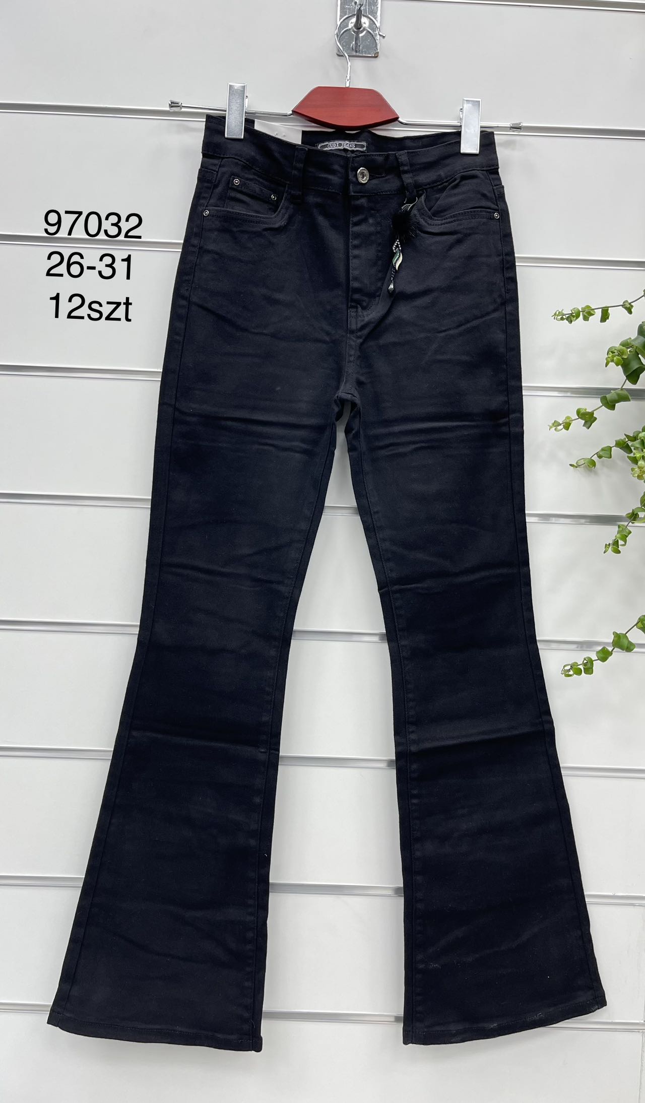 Spodnie damskie jeans Roz  26-31 .  1 kolor . Paczka 12szt