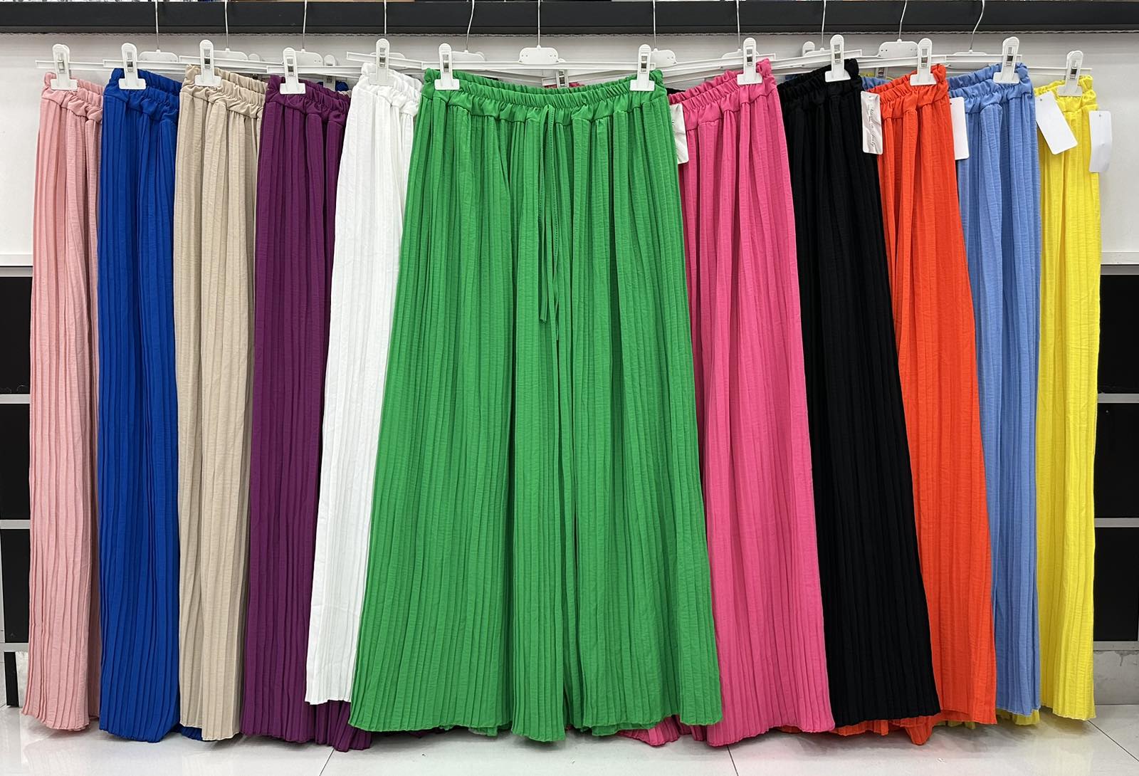 Spodnie  damska (Włoskie produkt) Roz Standard Mix kolor Paczka 5 szt