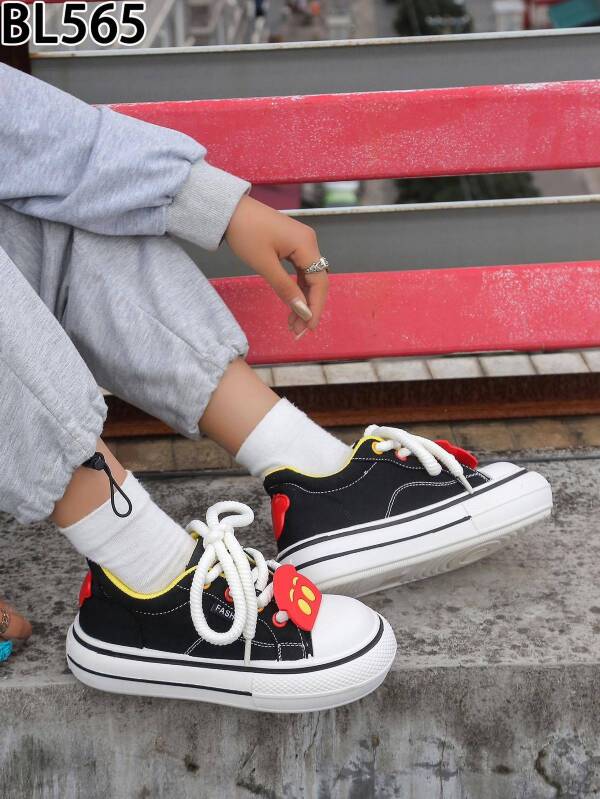 Buty sportowe damskie 36-41/ 12 par