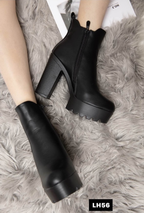 BOTKI damskie 36-41/ 12 par