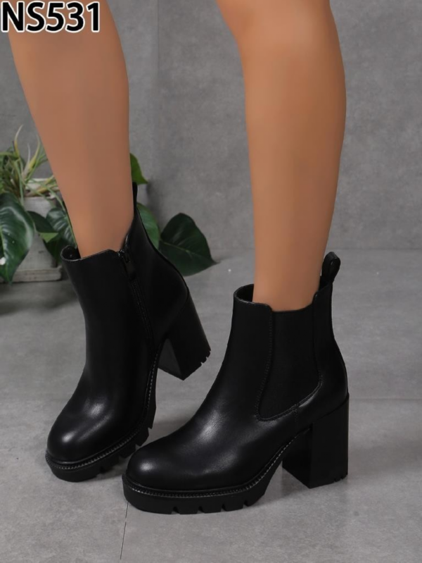 BOTKI damskie 36-41/ 12 par