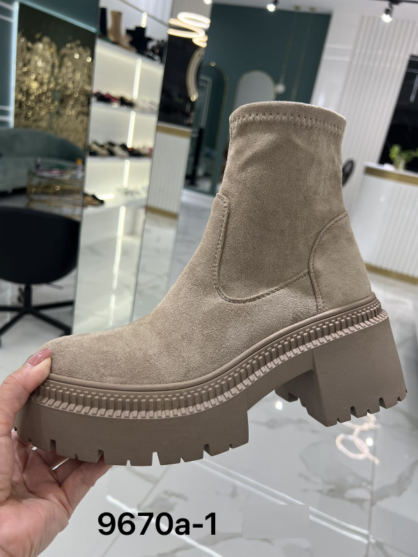 BOTKI damskie 36-41/ 12 par
