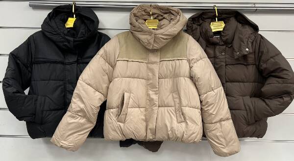 Kurtki damskie zimowe  Roz M-2XL, 1 Kolor Paczka 5 szt