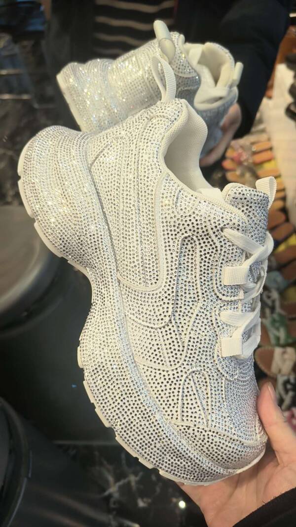 Buty Sportowe damskie 36-41/ 12 par