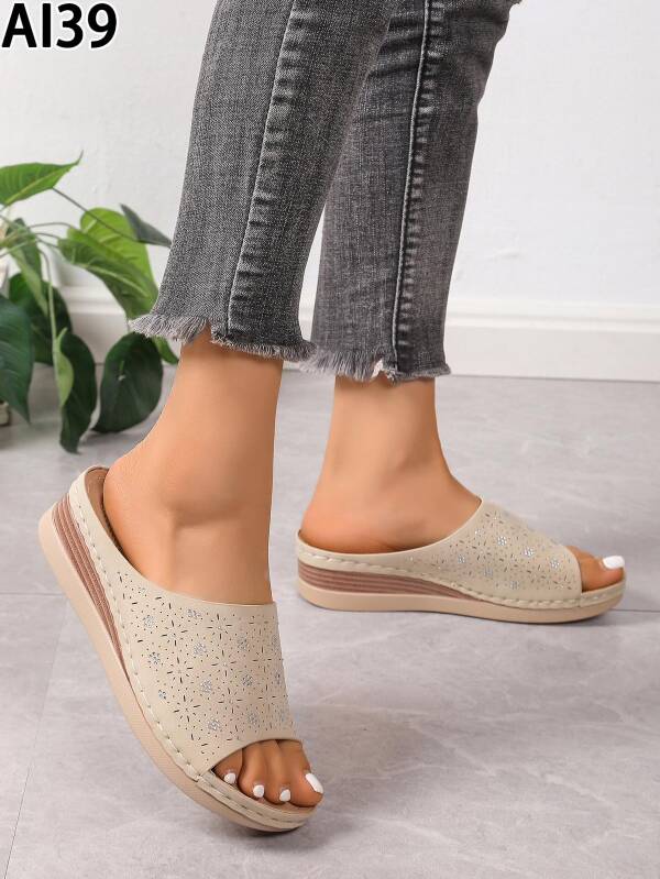 Klapki Damskie 36-41/ 12 par