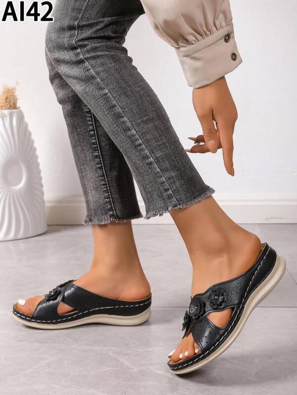 Klapki Damskie 36-41/ 12 par