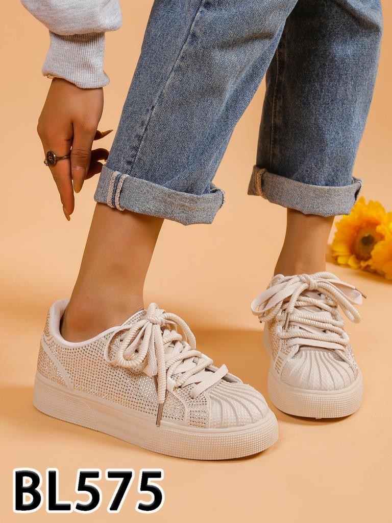 Buty Sportowe damskie 36-41/ 12 par