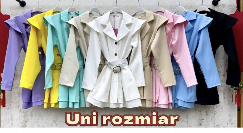 Płaszcze Damskie (Włoskie produkt) Roz Standard Mix kolor Paczka 5 szt
