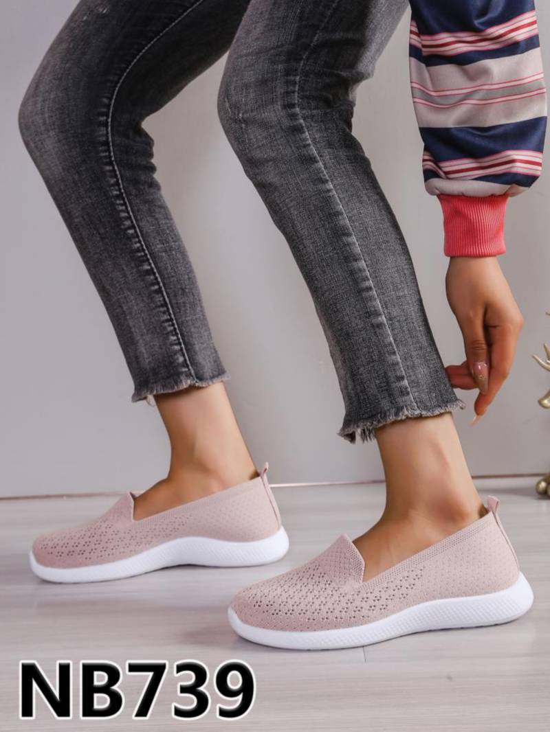 Buty sportowe damskie  36-41/ 12 par