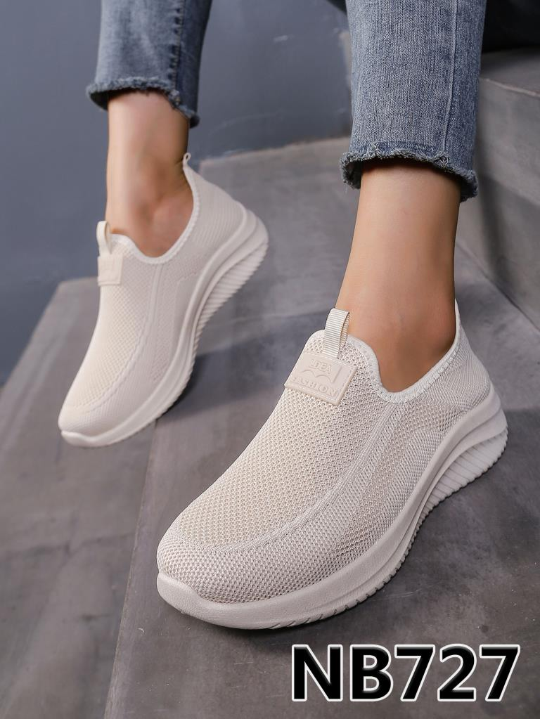 Buty sportowe damskie  36-41/ 12 par